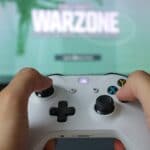 zoom sur manette de xbox one blanche