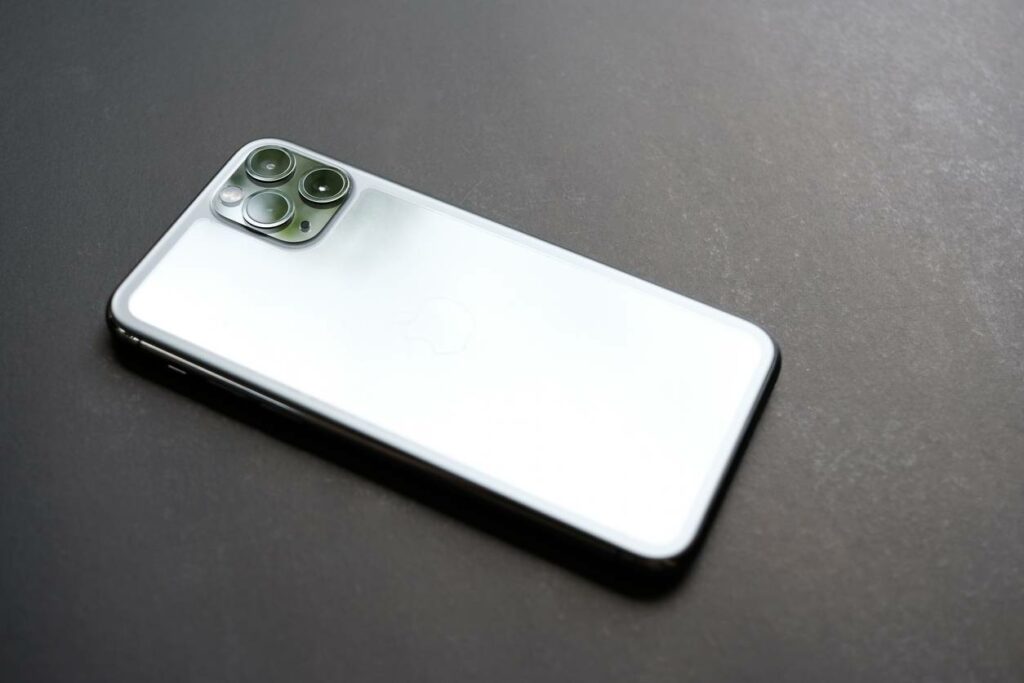 coques minimalistes iPhone 14