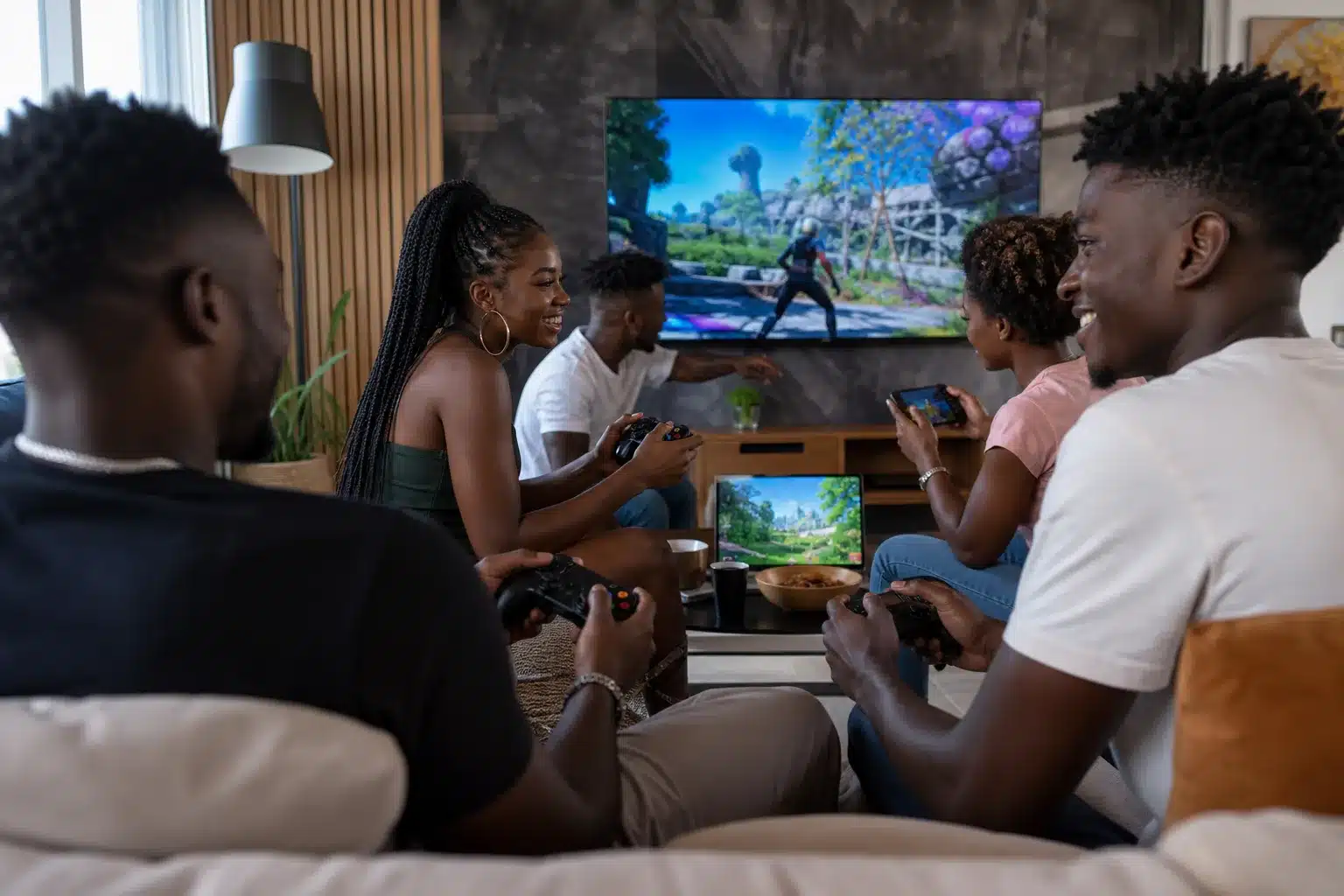 Groupe de joueurs connectés en ligne pour le cross-play entre amis