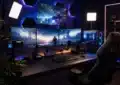 Montage vidéo gaming créatif avec captures d'écran et effets visuels