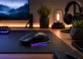 Souris gaming ergonomique avec boutons et éclairage LED modernes