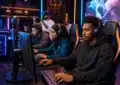 Casque de réalité virtuelle avec manettes pour jeux vidéo immersifs