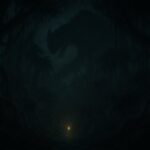 Illustration sombre d'une jungle nocturne où une immense ombre predatrice se devine au-dessus d'une lanterne doree isolee, pour la quete Dofus L'ombre et la proie